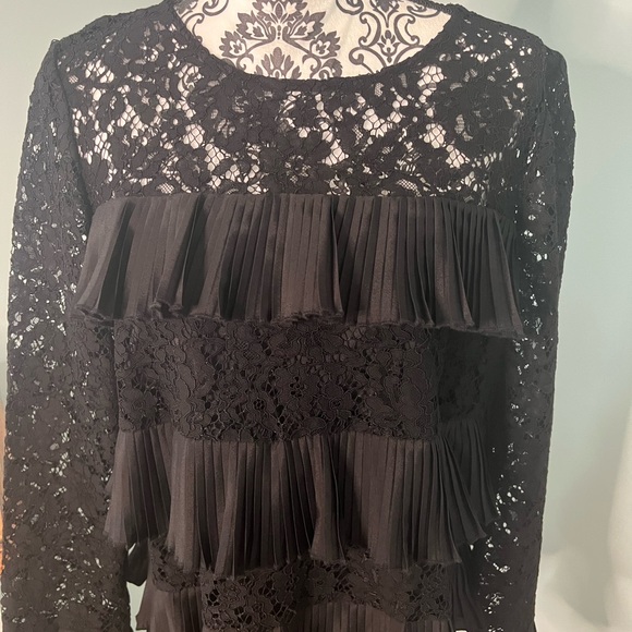 Lace and Ruffle Top - Picture 2 of 6